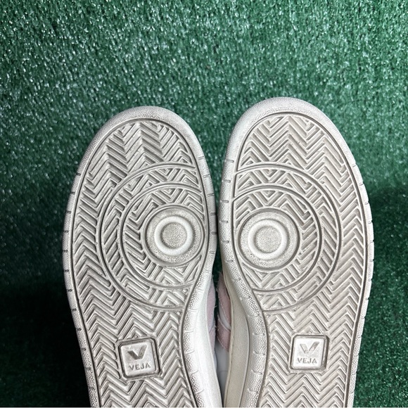 Veja V-12 Sneakers Women’s Size 10 White Pink Vegan Leather Lace Up Retro - Picture 9 of 12